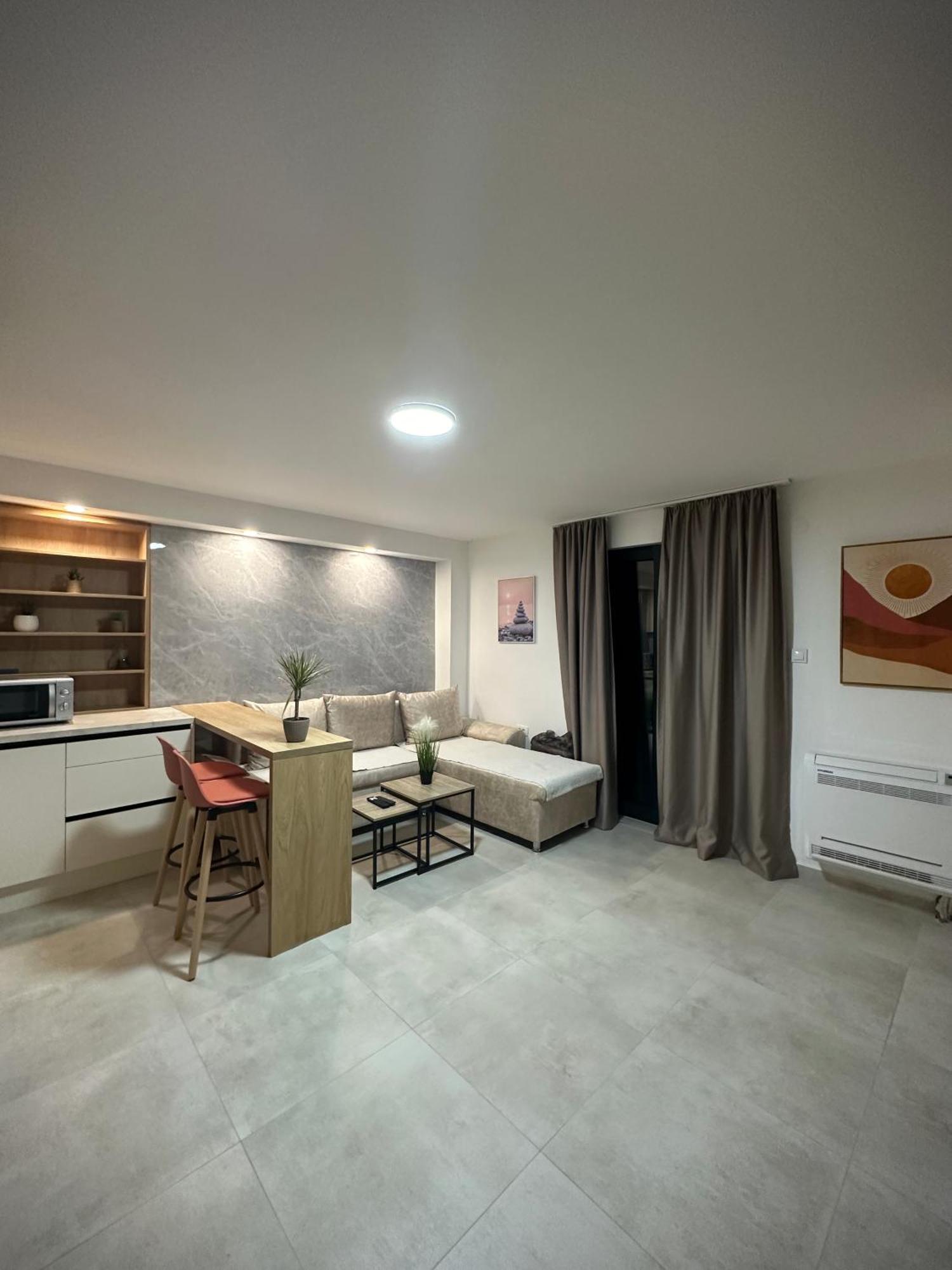 Square Point Apartments Kotor Extérieur photo